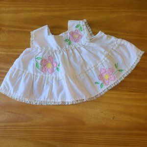 Vintage Infant Blouse, approx size 6-12 months, floral w/lace detail *read